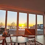 Apartament Penthouse Seeblick By Interhome *