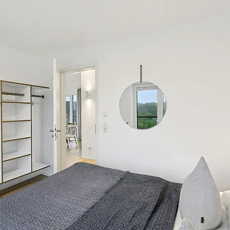 Penthouse Seeblick By Interhome 아파트