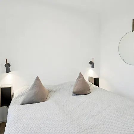 Penthouse Seeblick By Interhome Lejlighed *